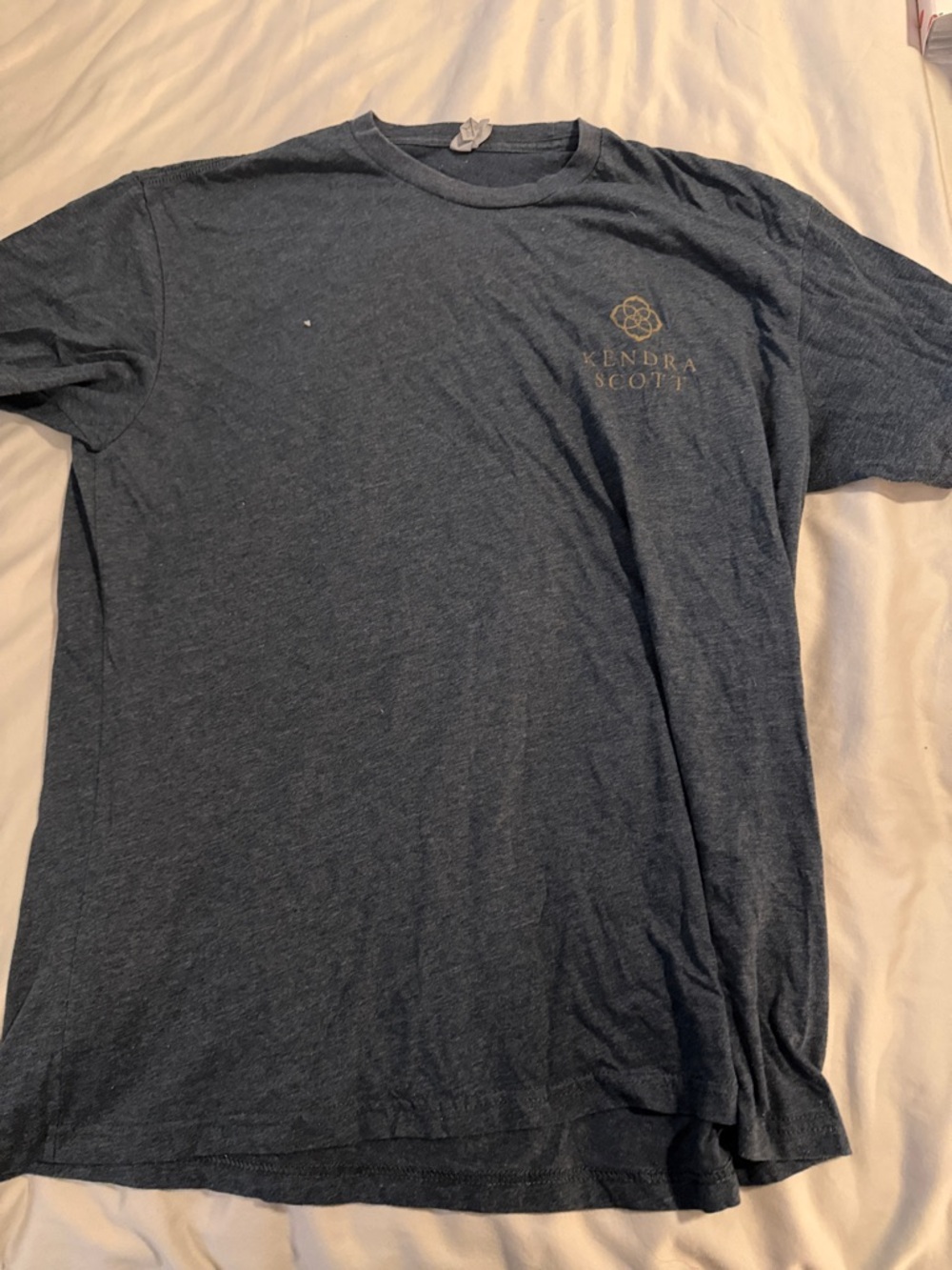 Kendra Scott  Short-Sleeve Crewneck T-Shirt — Heather Gray - XL